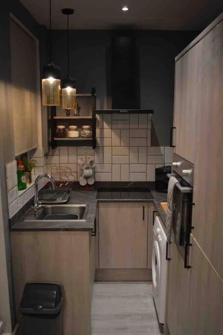 Unique 4 Bed House In Derby Perfect For Contractors And Families别墅 外观 照片