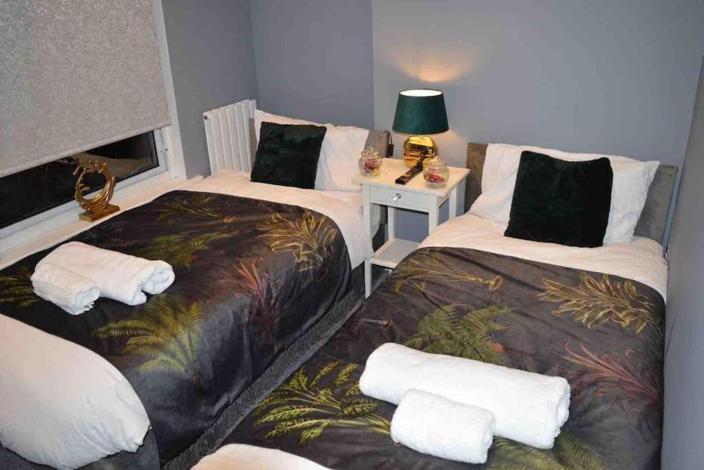Unique 4 Bed House In Derby Perfect For Contractors And Families别墅 外观 照片